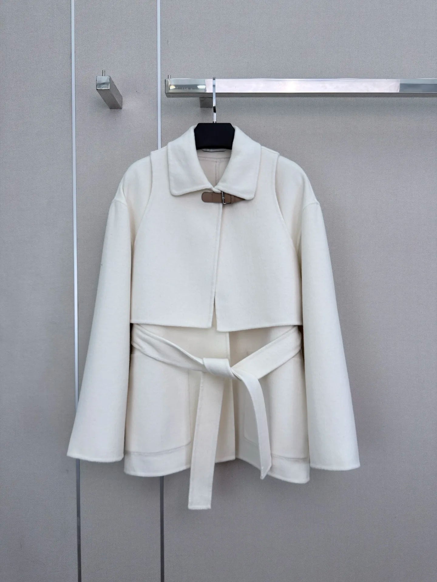 Women's Solid Color Wool Long Sleeved V-neck Button Top+Lapel Vest Set, Autumn and Winter Fashionable And Elegant 26713217