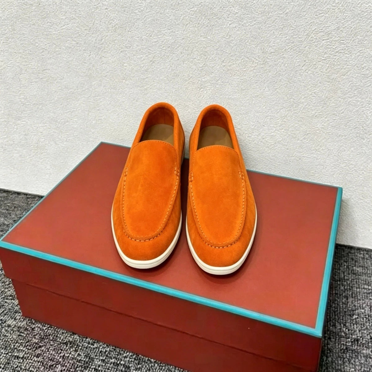 2026 New Designer Suede Women's Shoes Spring and Summer Casual Soft-Soled Shoes High-Quality Cashmere Fashion Trendy Flats Plus Size：35-45