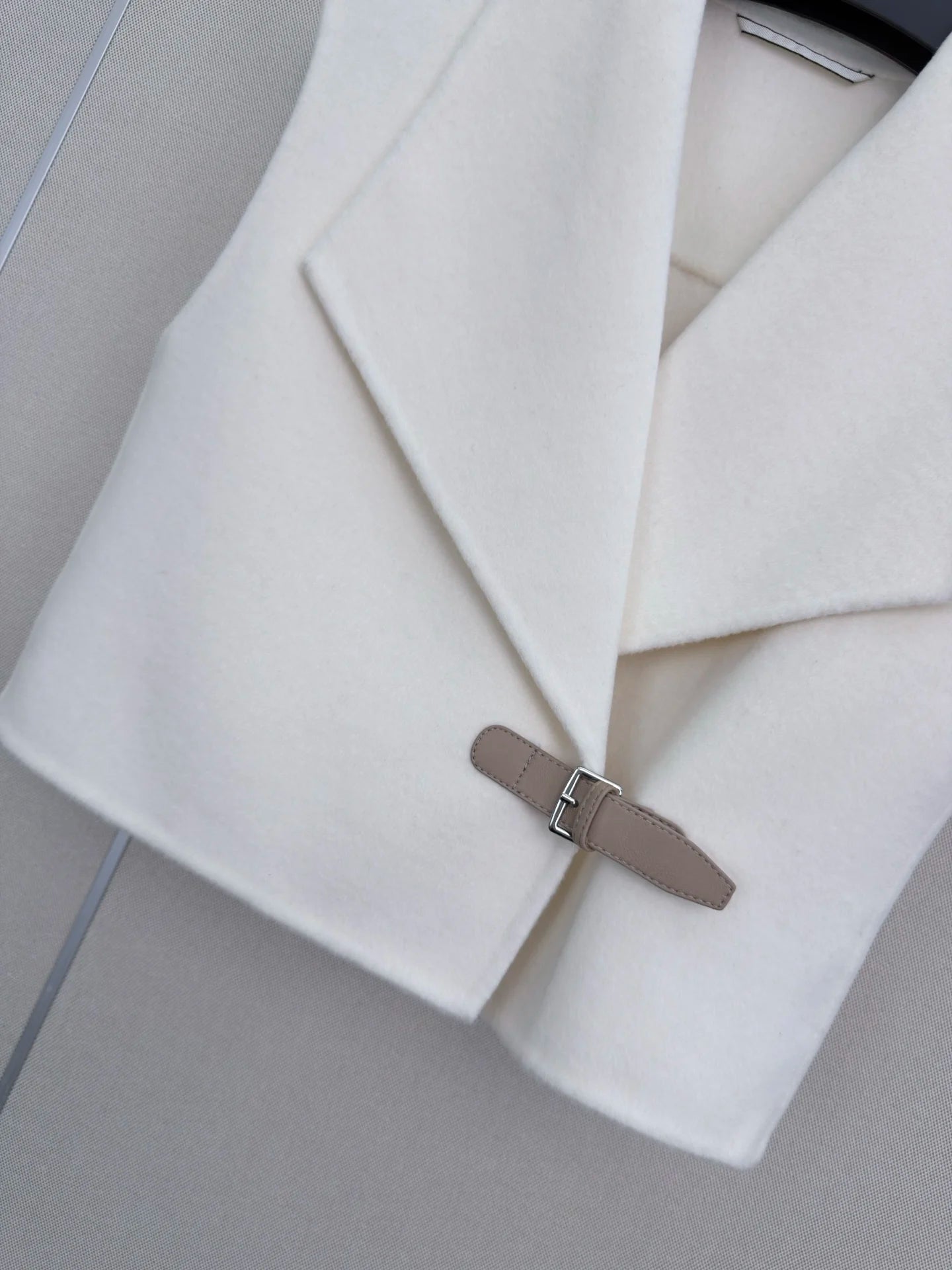 Women's Fashion Elegant Sleeveless Suit Collar Button Pure Color Wool Vest Autumn Winter New Style 26713219