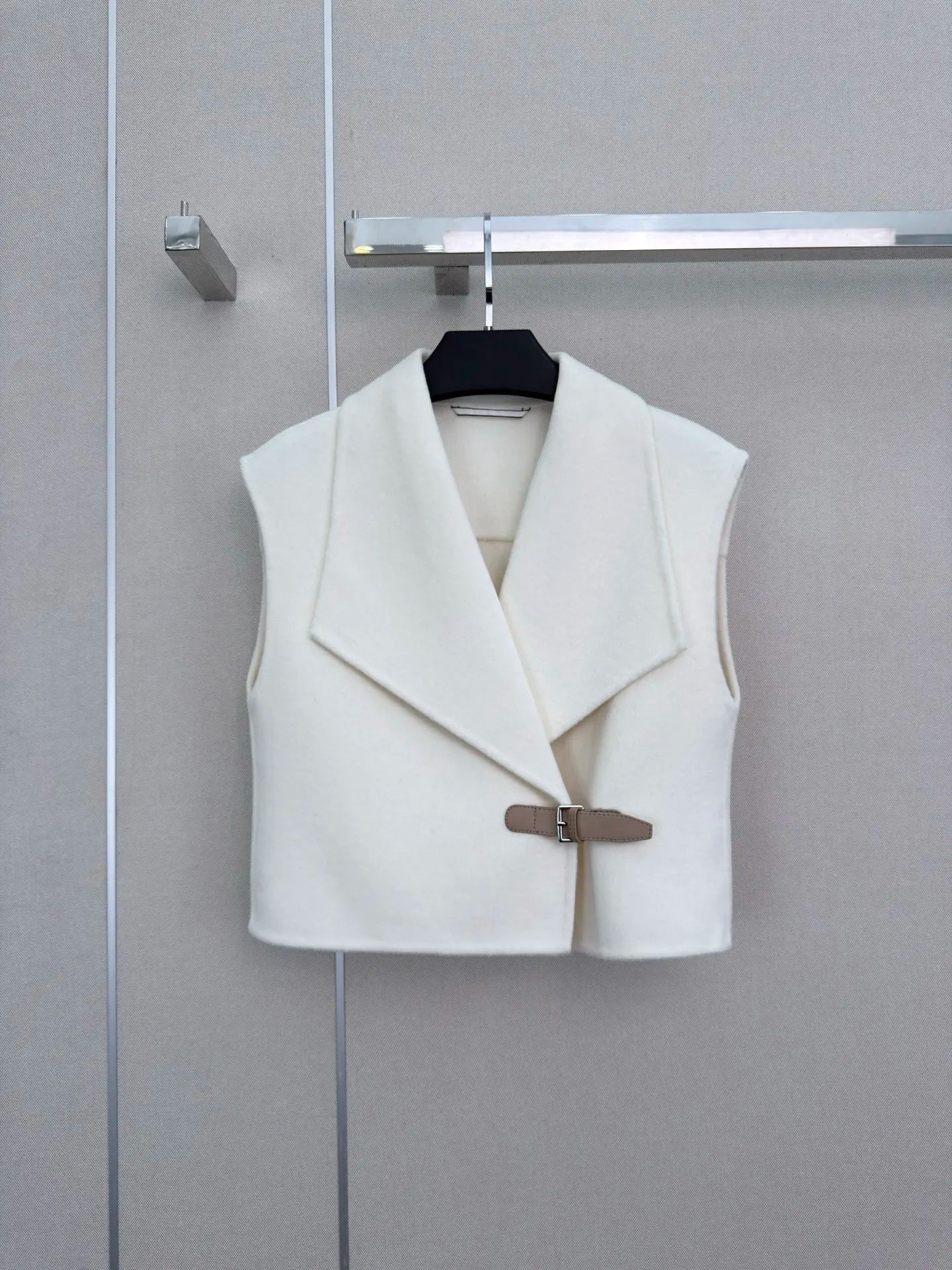 Women's Fashion Elegant Sleeveless Suit Collar Button Pure Color Wool Vest Autumn Winter New Style 26713219