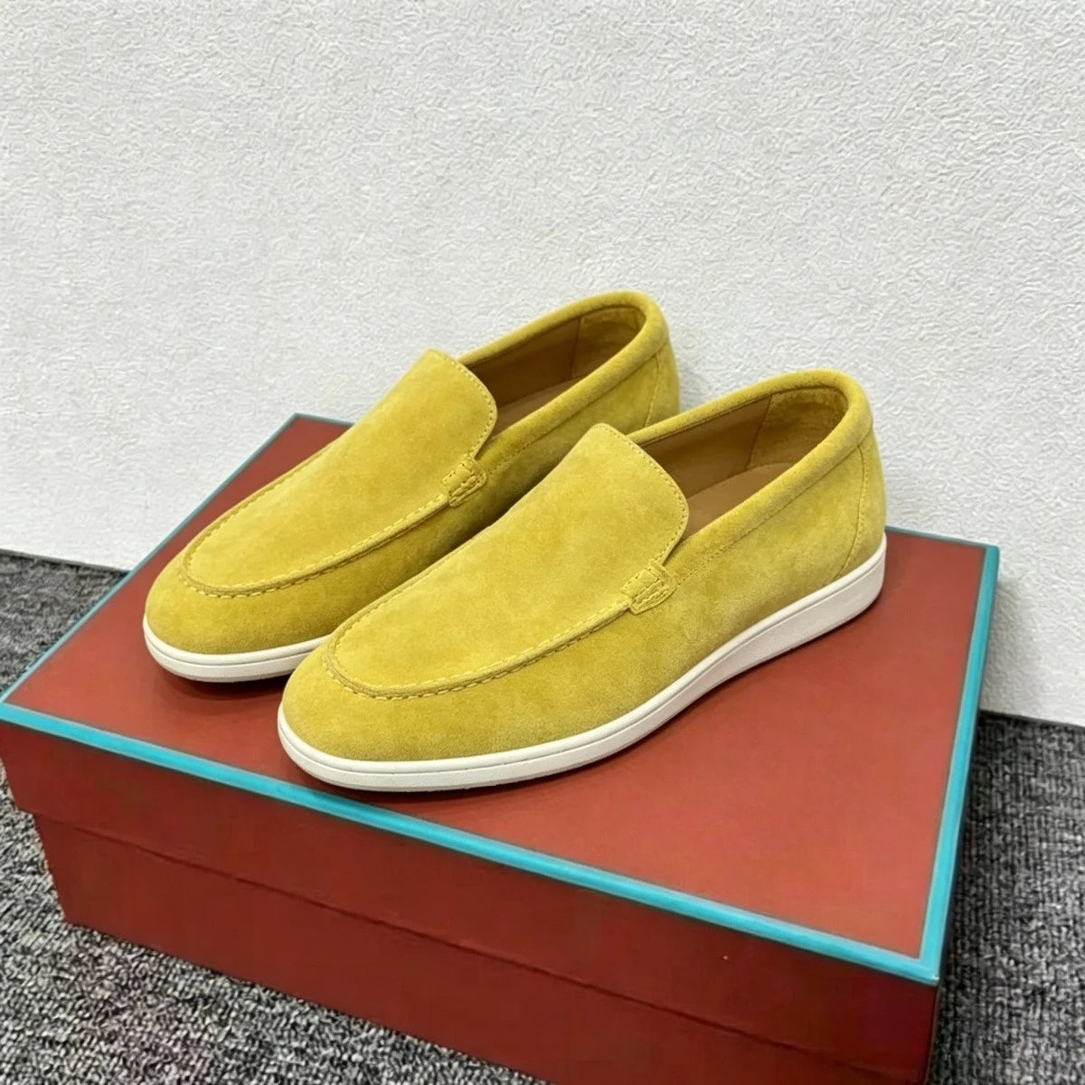 2026 New Designer Suede Women's Shoes Spring and Summer Casual Soft-Soled Shoes High-Quality Cashmere Fashion Trendy Flats Plus Size：35-45