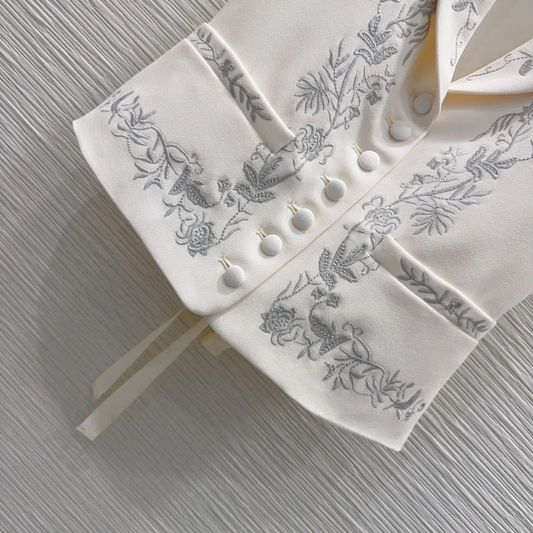 Women's Sleeveless Button-Up Lapel  Collar Embroidered Vest Fashionable Elegant Spring Summer 2650966