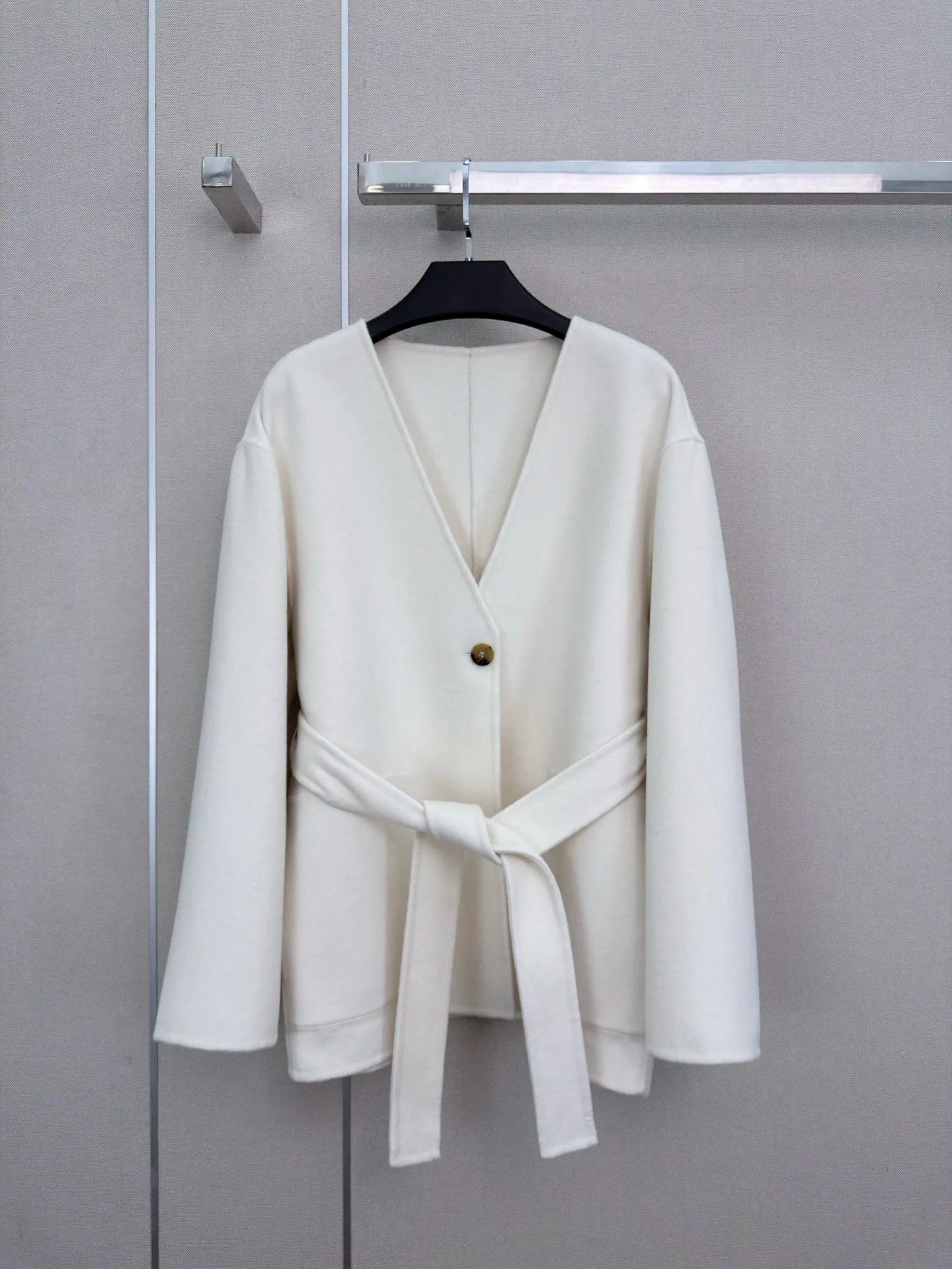 Women's Solid Color Wool Long Sleeved V-neck Button Top+Lapel Vest Set, Autumn and Winter Fashionable And Elegant 26713217