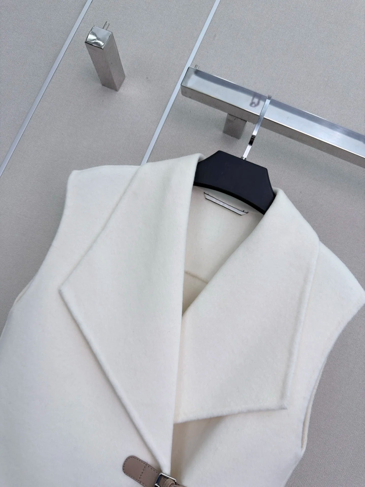 Women's Fashion Elegant Sleeveless Suit Collar Button Pure Color Wool Vest Autumn Winter New Style 26713219