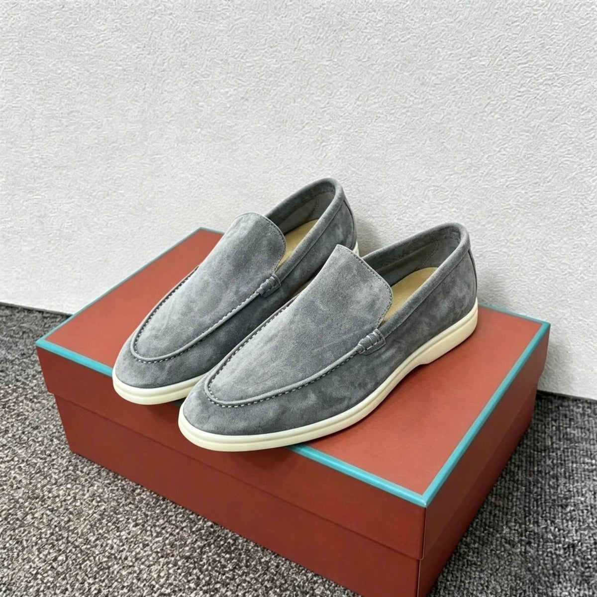 2026 New Designer Suede Women's Shoes Spring and Summer Casual Soft-Soled Shoes High-Quality Cashmere Fashion Trendy Flats Plus Size：35-45