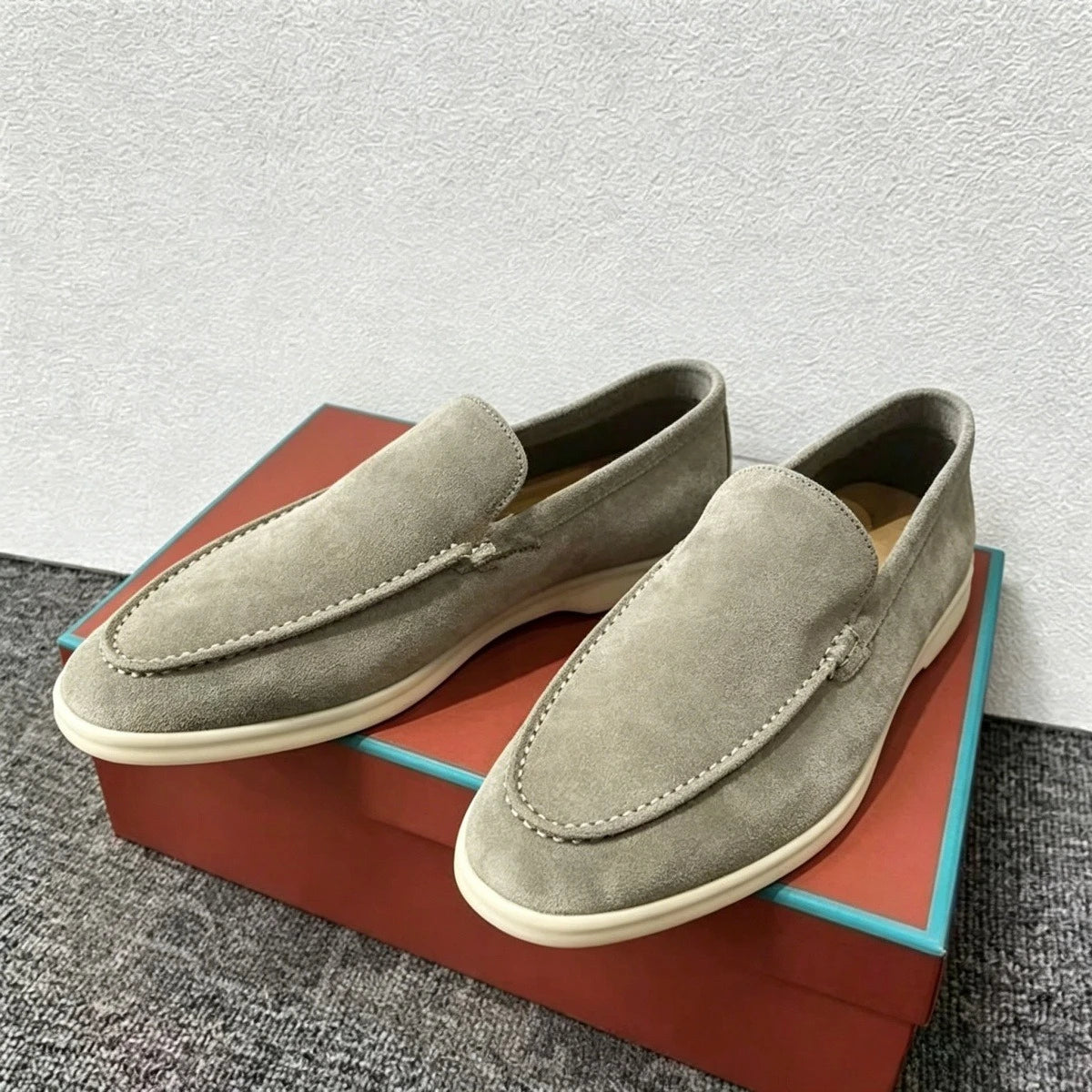 2026 New Designer Suede Women's Shoes Spring and Summer Casual Soft-Soled Shoes High-Quality Cashmere Fashion Trendy Flats Plus Size：35-45