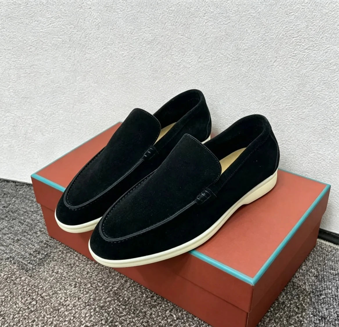 2026 New Designer Suede Women's Shoes Spring and Summer Casual Soft-Soled Shoes High-Quality Cashmere Fashion Trendy Flats Plus Size：35-45