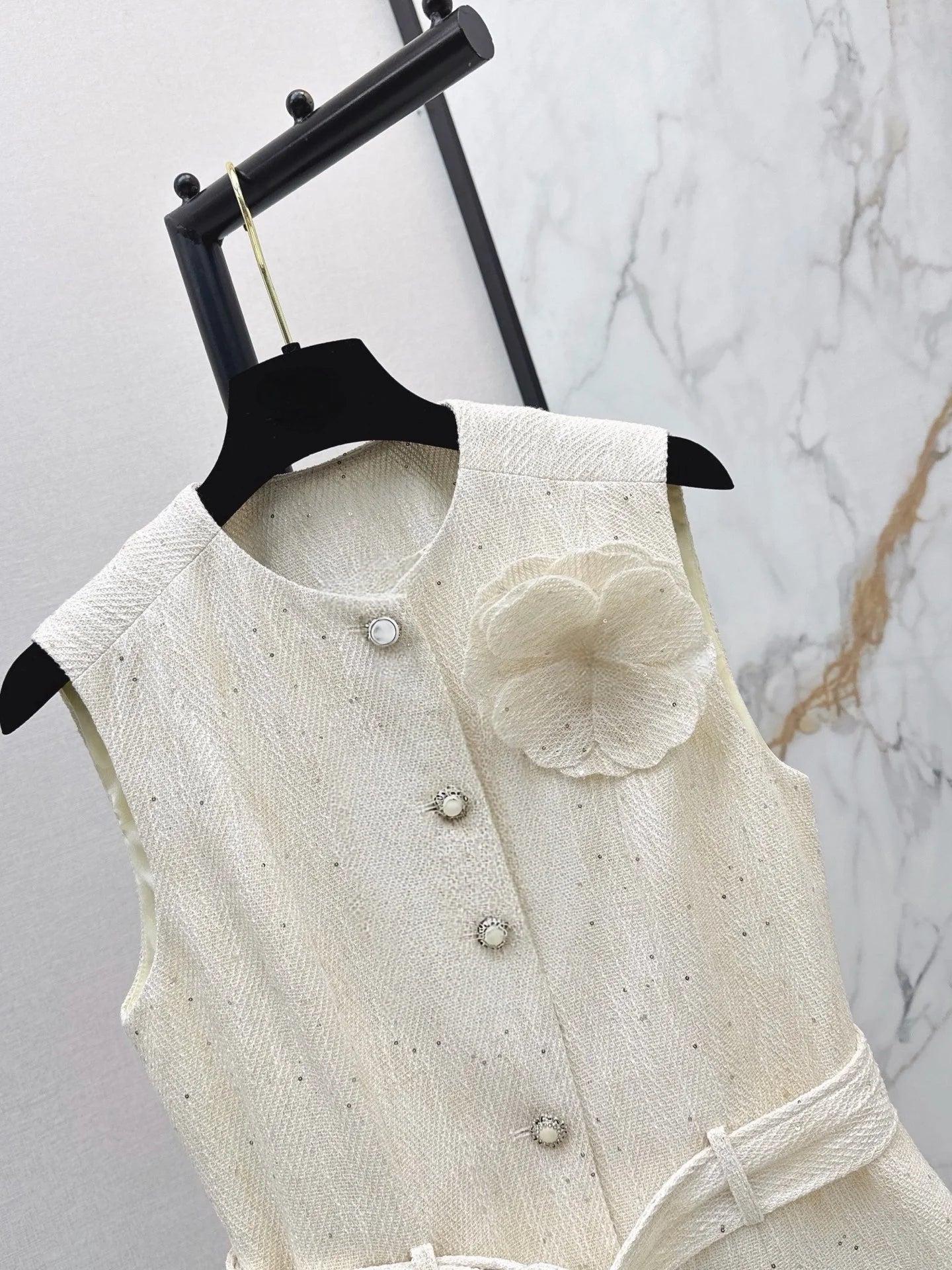 Women's Sleeveless Round Neck Single Breasted Vest With Waistband For Spring And Autumn Fashion, Casual And Elegant Style 267144