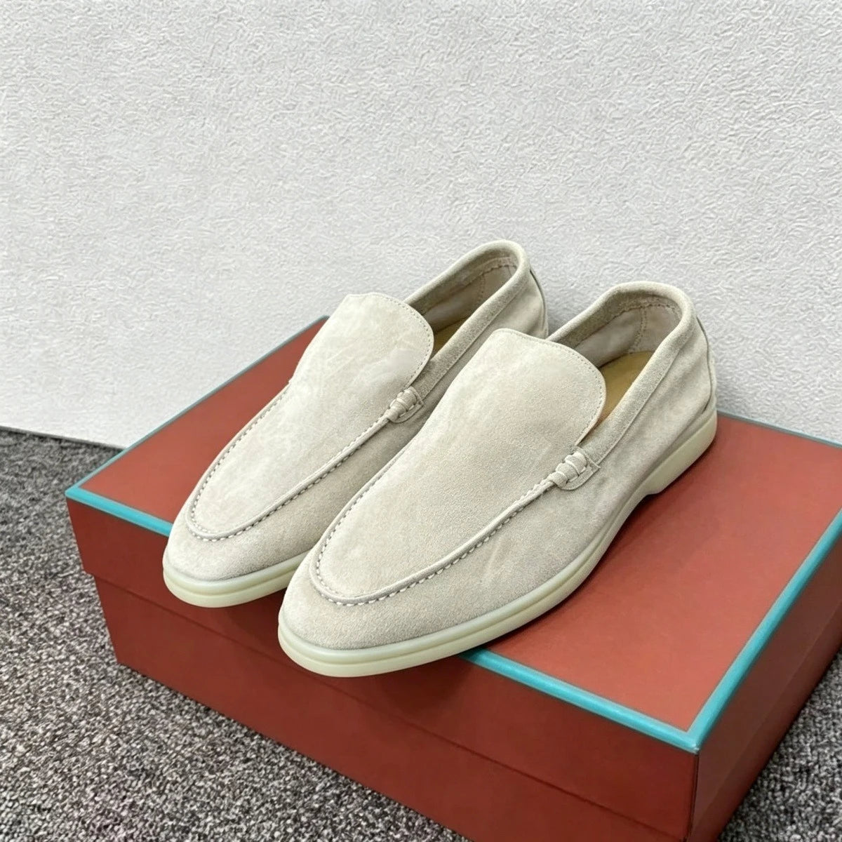 2026 New Designer Suede Women's Shoes Spring and Summer Casual Soft-Soled Shoes High-Quality Cashmere Fashion Trendy Flats Plus Size：35-45