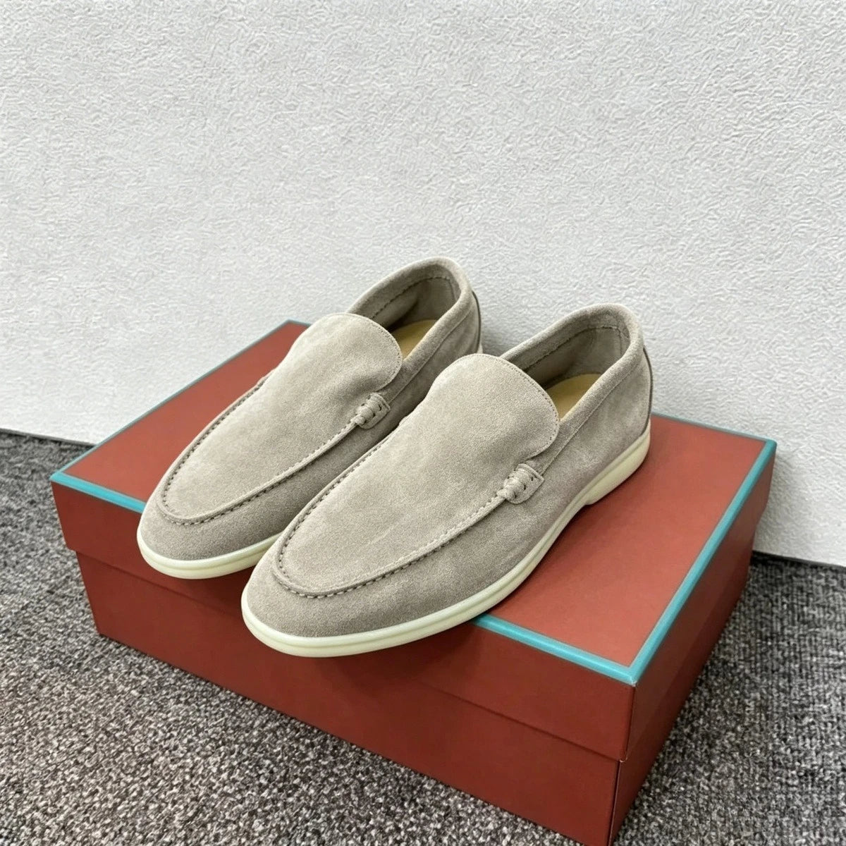 2026 New Designer Suede Women's Shoes Spring and Summer Casual Soft-Soled Shoes High-Quality Cashmere Fashion Trendy Flats Plus Size：35-45
