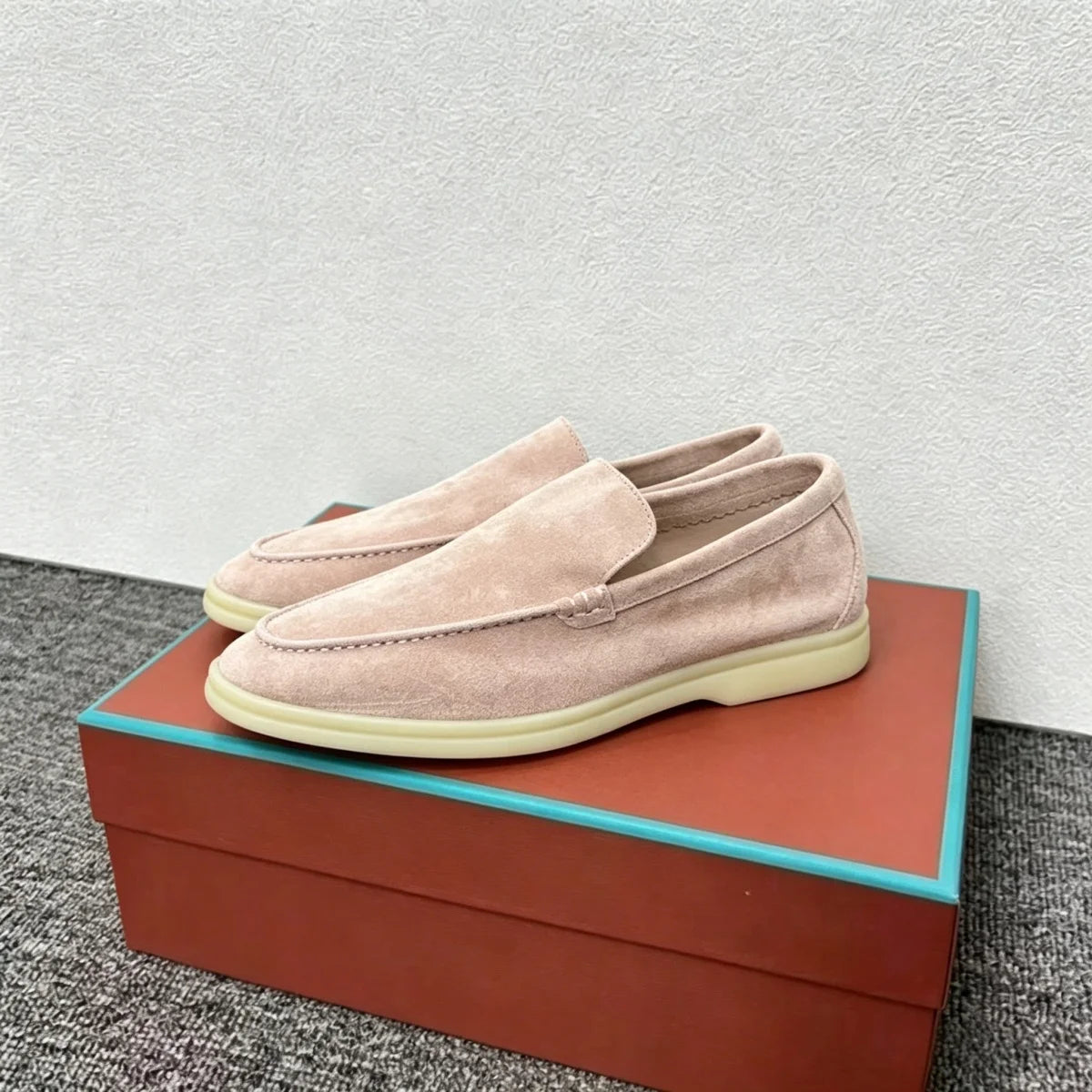 2026 New Designer Suede Women's Shoes Spring and Summer Casual Soft-Soled Shoes High-Quality Cashmere Fashion Trendy Flats Plus Size：35-45
