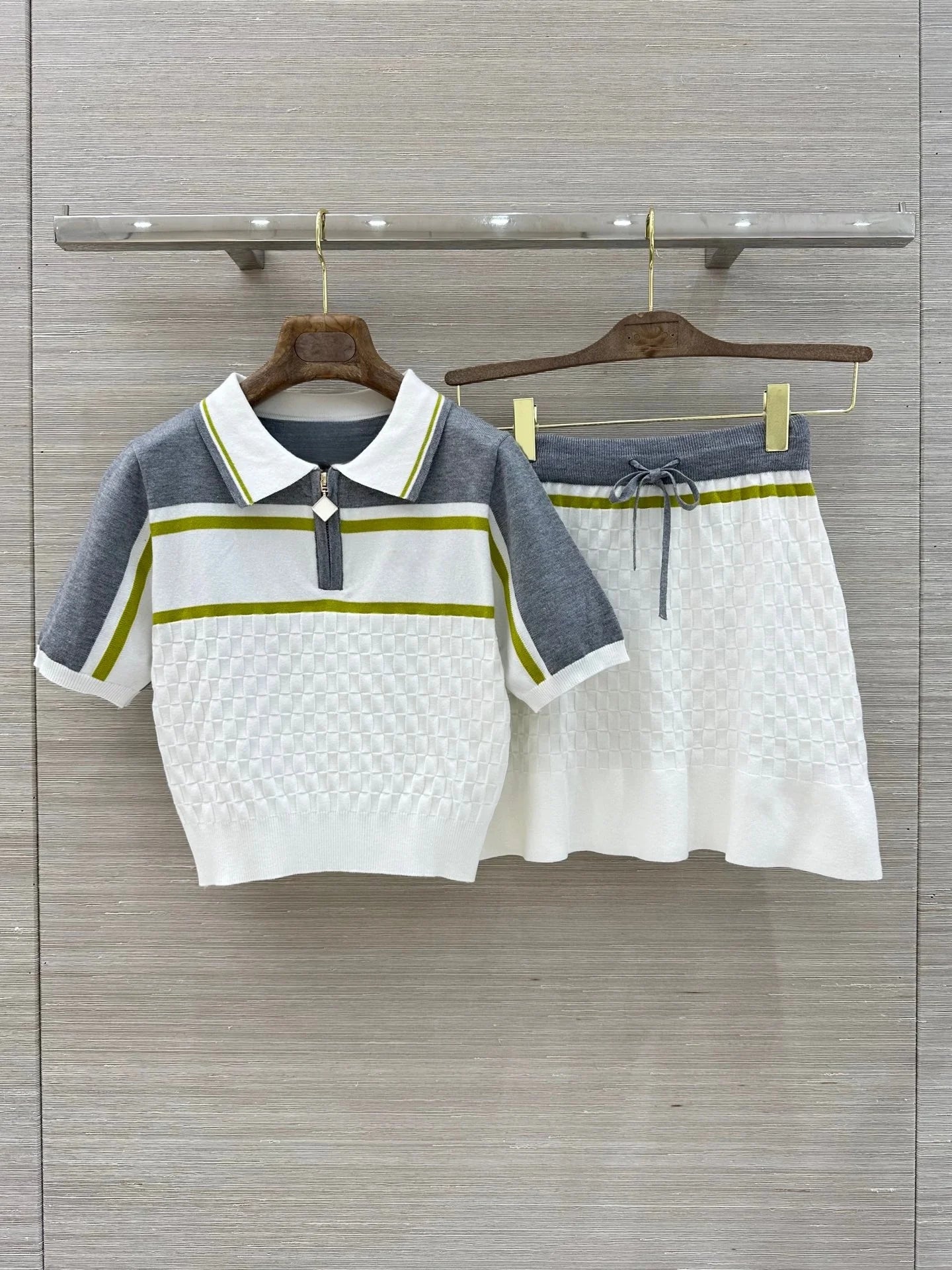 Ladies Knitted Short Sleeve Lapel  Collared Zipper Top with Elastic Waist Short Skirt Set Spring Summer Fashion Casual 2651836