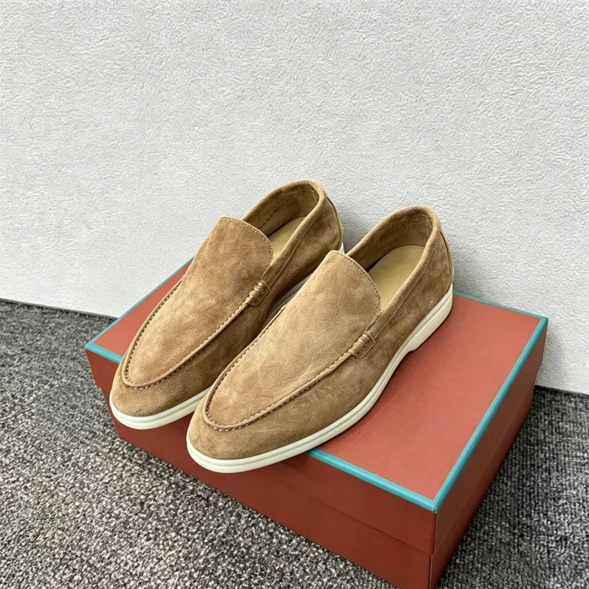 2026 New Designer Suede Women's Shoes Spring and Summer Casual Soft-Soled Shoes High-Quality Cashmere Fashion Trendy Flats Plus Size：35-45