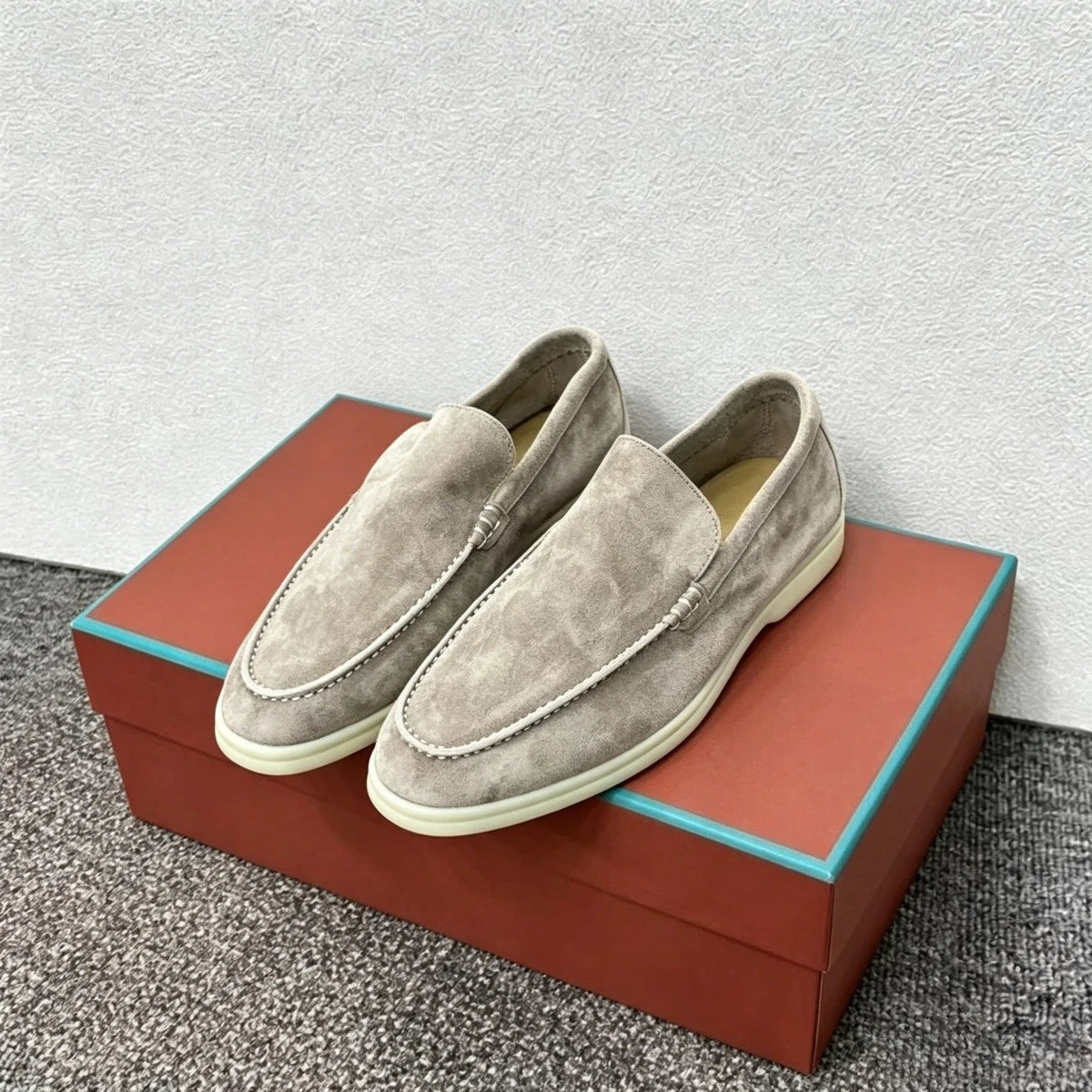 2026 New Designer Suede Women's Shoes Spring and Summer Casual Soft-Soled Shoes High-Quality Cashmere Fashion Trendy Flats Plus Size：35-45
