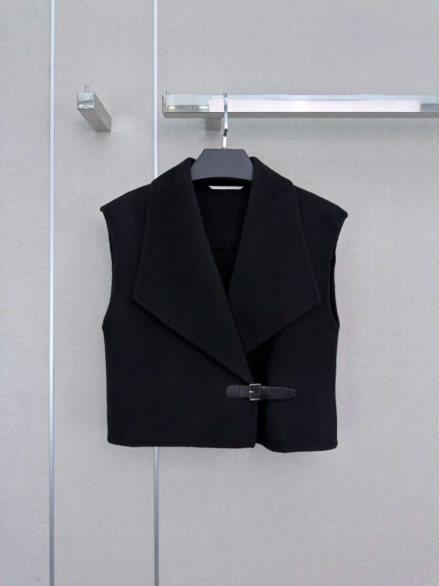 Women's Fashion Elegant Sleeveless Suit Collar Button Pure Color Wool Vest Autumn Winter New Style 26713219